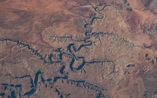 İnanılmaz çay dağ yamacına 