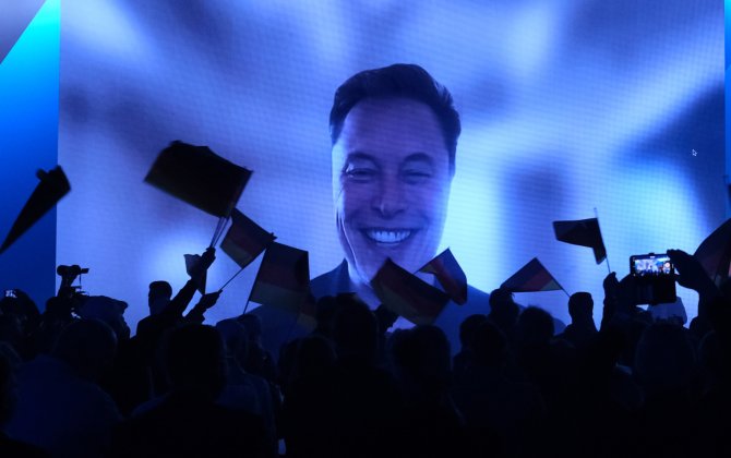 Маск пообещал первый город на Луне в течение 10 лет