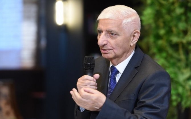 Ağdaşda məktəbə Xalq şairi Fikrət Qocanın adı verilib