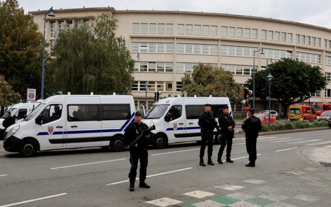 Fransada məktəbdən təxminən 1 200 nəfər təxliyə edilib