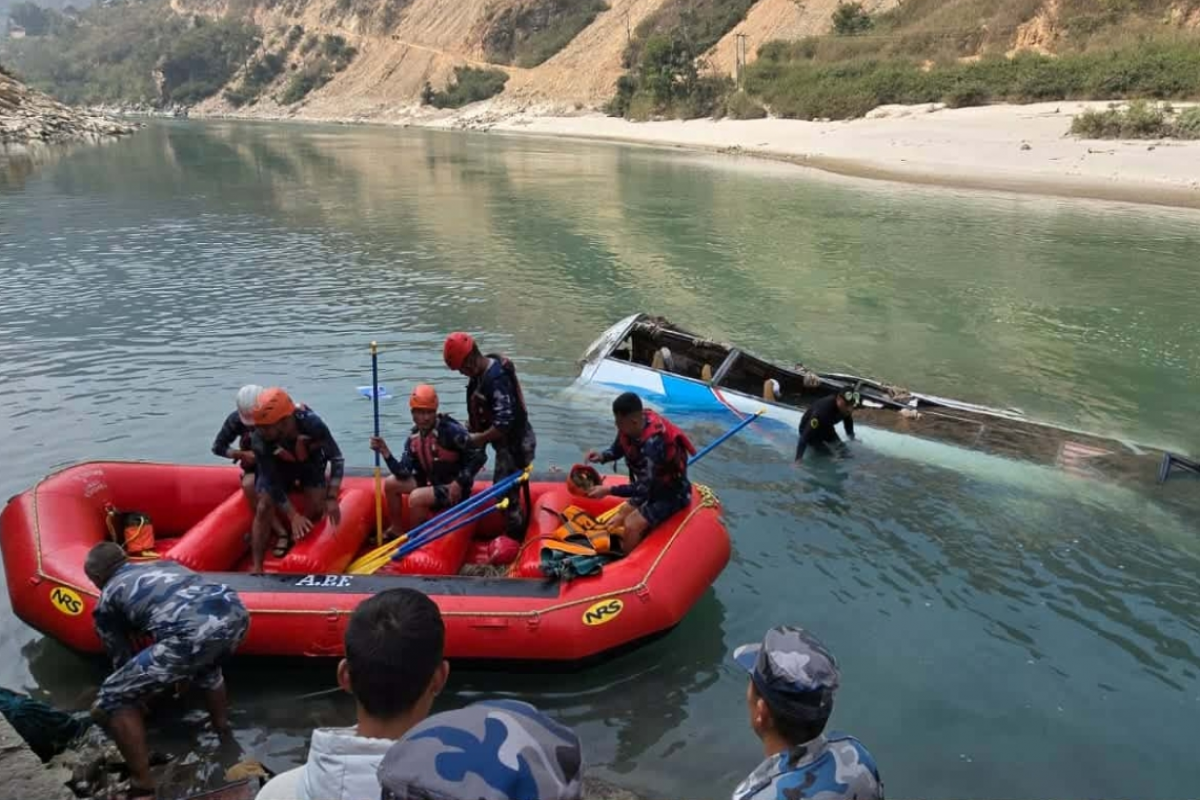 Nepalda avtobusun çaya düşməsi nəticəsində azı 12 nəfər ölüb