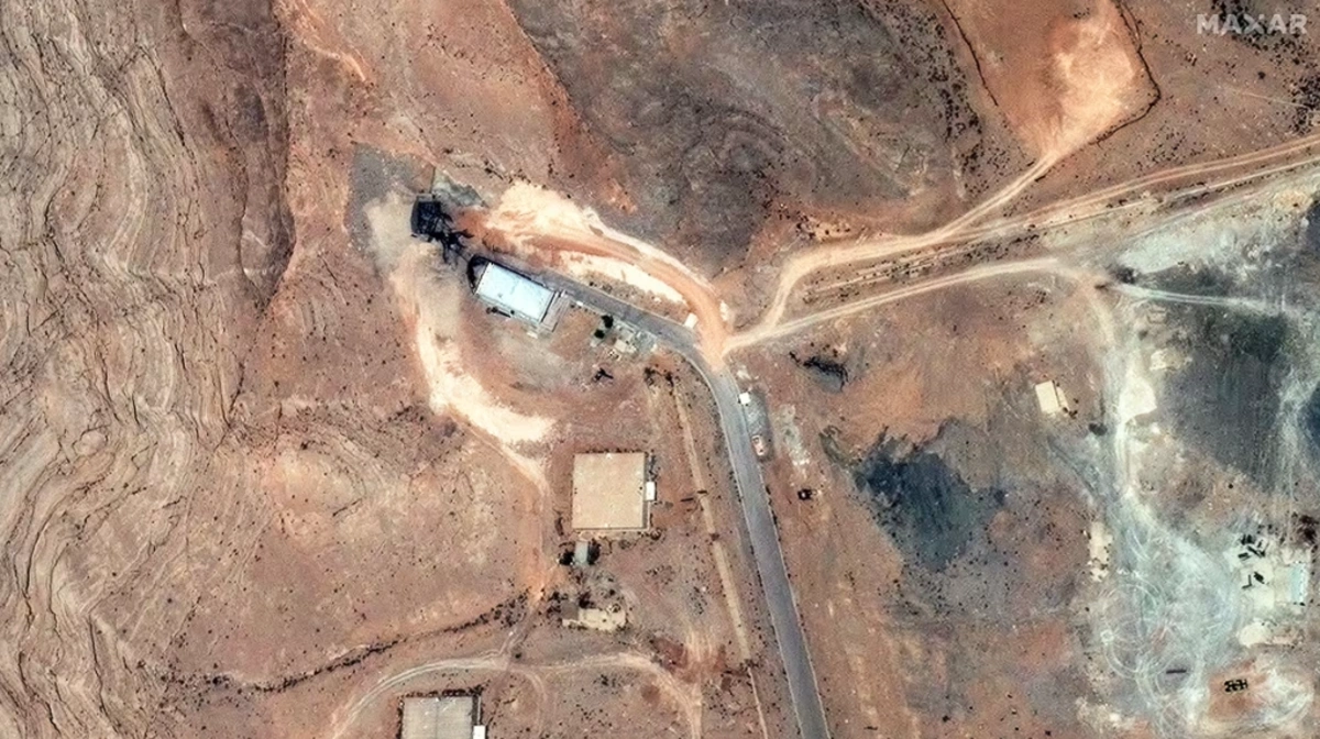 İran İsfahandakı nüvə kompleksində yeraltı tunellərə girişləri blokladı - FOTO