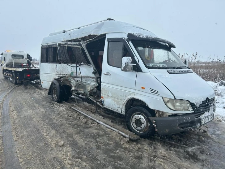 Гололёд стал причиной серьёзного ДТП на трассе Сальян - Гарабаглы-ФОТО-ВИДЕО