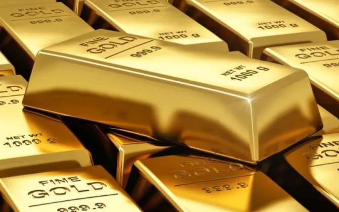 Цена золота стабильна на ослаблении ожиданий по снижению учетной ставки ФРС США