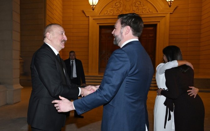 Vens Azərbaycana səfəri ilə bağlı BU GÖRÜNTÜLƏRİ PAYLAŞDI