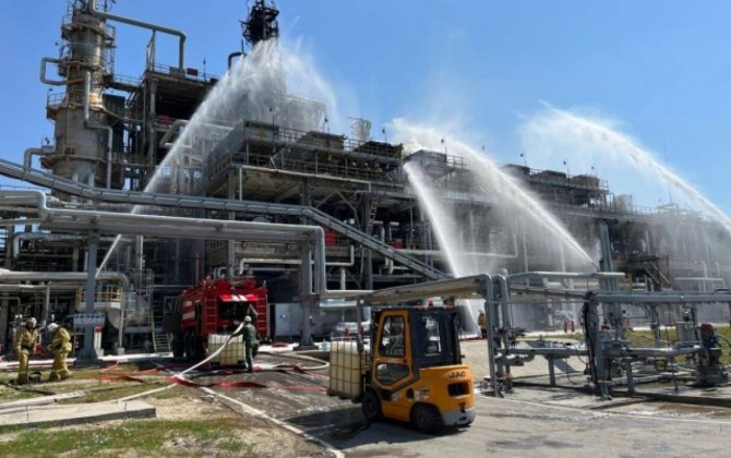 В Коми из-за атаки украинского БПЛА загорелся нефтеперерабатывающий завод