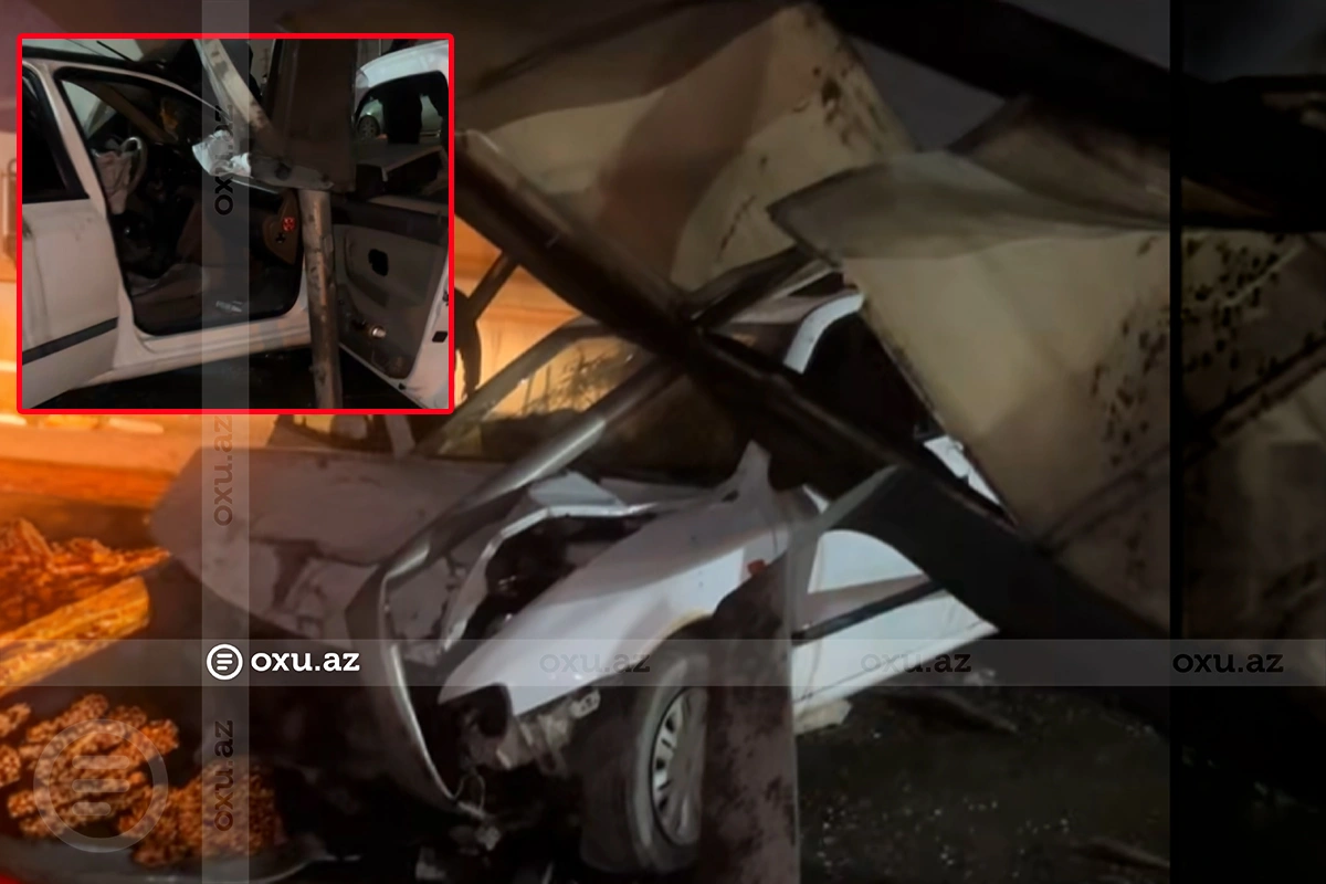 В Баку AzSamand врезался в остановку, отвлёкшиеся на происшествие водители тоже попали в аварию