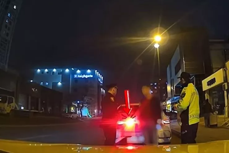 Sürücülər arxa duman fənərlərindən nə zaman istifadə edə bilərlər? - VİDEO