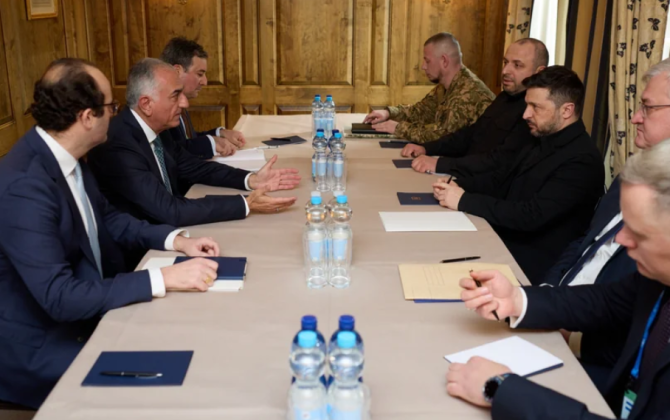 Zelenski Münxendə Rza Pəhləvi ilə görüşüb