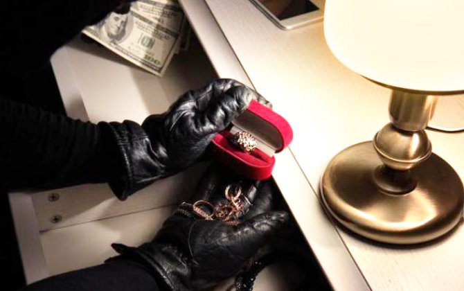 Evlərdən oğurluq edən şəxs saxlanıldı