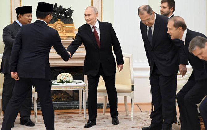 İndoneziyalı siyasətçilər və iş adamları Putini qəhrəman sayırlar