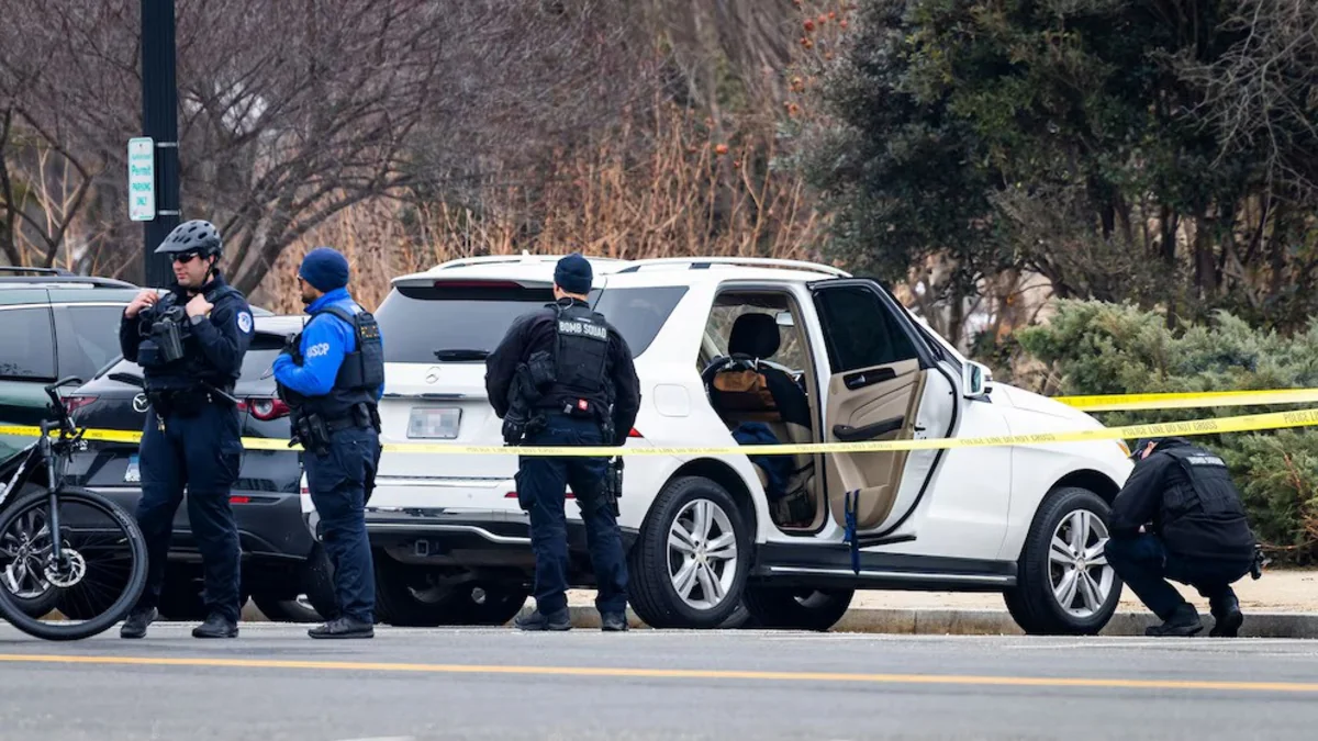 У здания Конгресса США задержали мужчину с заряженным дробовиком