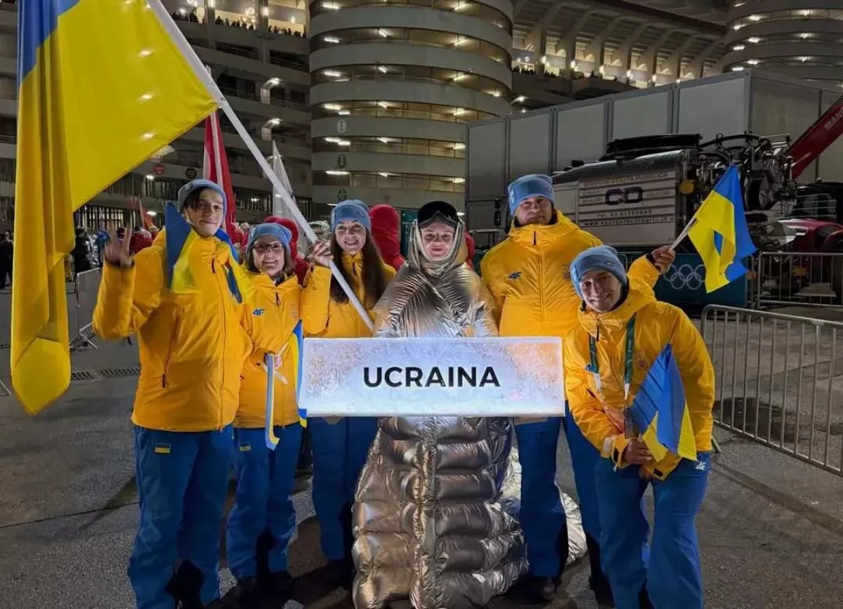 Россиянка несла табличку сборной Украины на открытии ОИ-2026