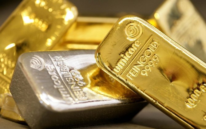 Цена на золото вновь превысила 5 000 долларов