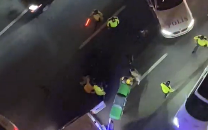 “Crescent Mall”un qarşısında maşın piyadanı vurub öldürdü - VİDEO