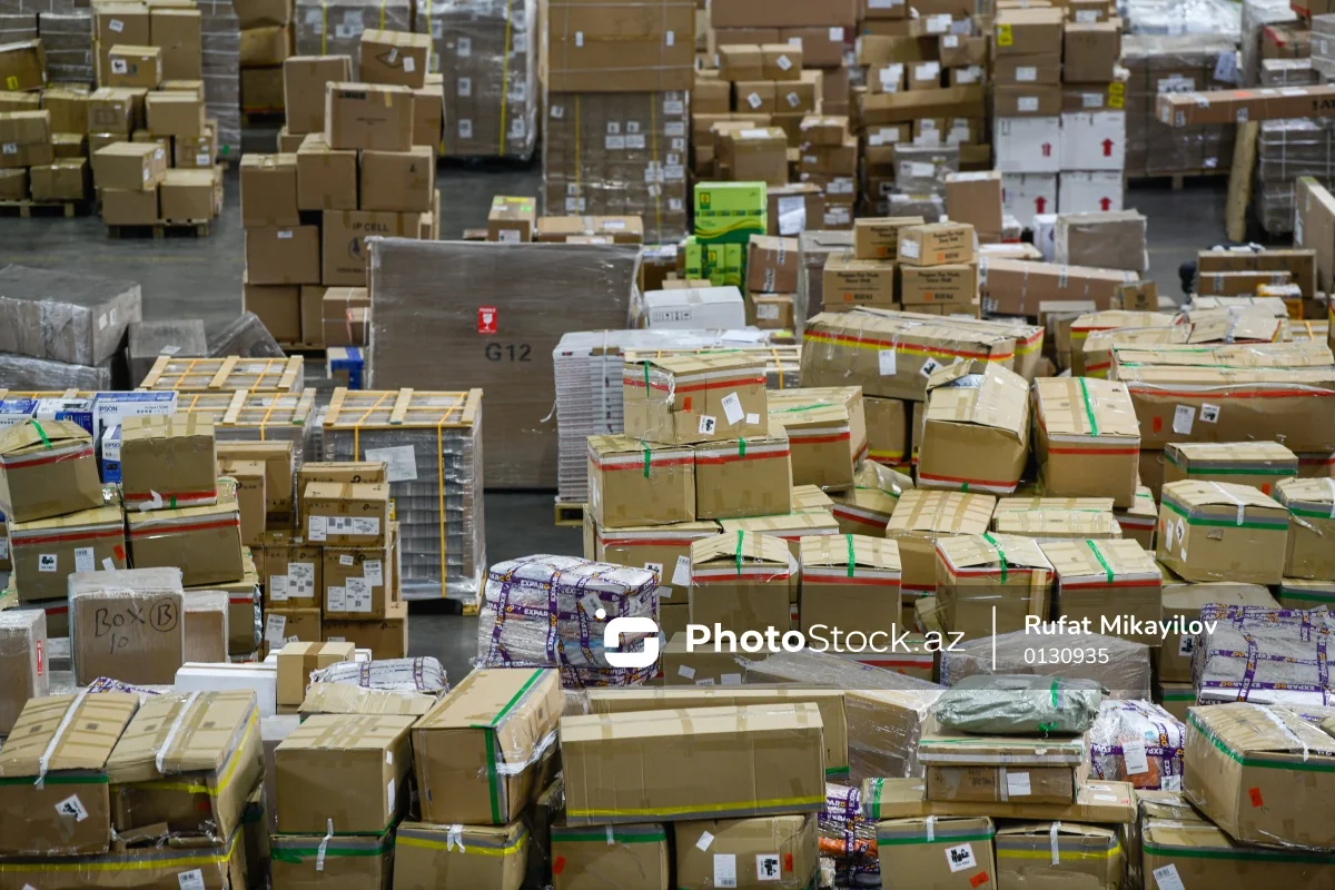 Onlayn alış-verişdə gecikmələr: Məhsullar ölkəyə çatır, amma alıcılara yox - VİDEO