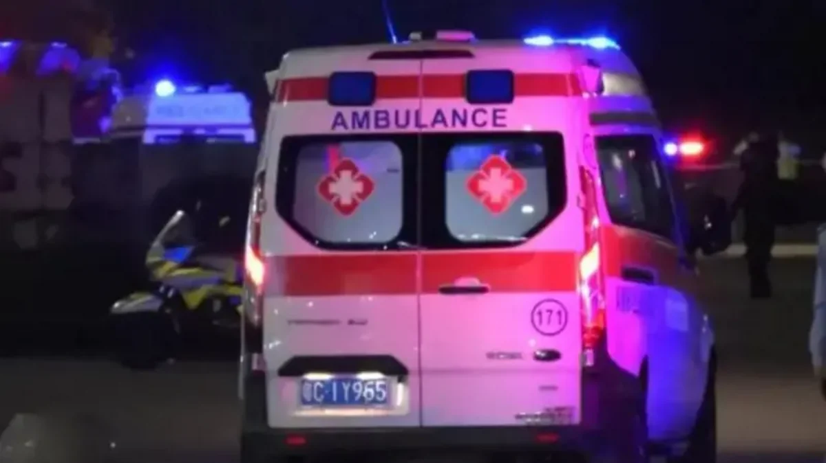 В Китае при падении машины с обрыва погибли шесть пожарных