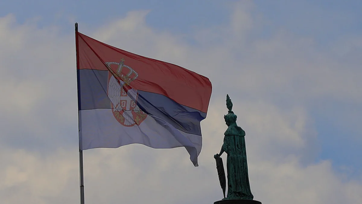 Serbiya da vətəndaşlarını İranı tez tərk etməyə çağırdı