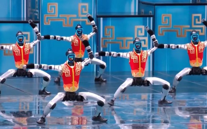 Китай демонстрирует гуманоидных боевых роботов: Европе есть о чём беспокоиться?-ВИДЕО