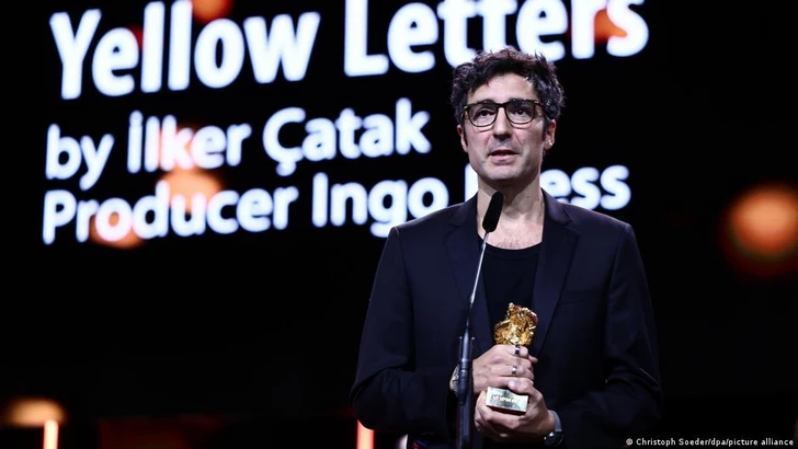 Главный приз Берлинале получил фильм Илькера Чатака «Желтые письма»