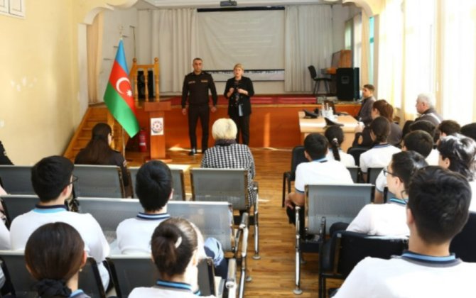 Спасатели учат граждан действовать в чрезвычайных ситуациях