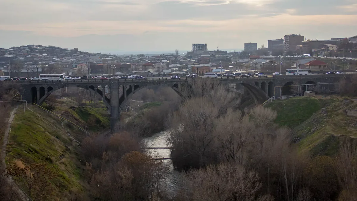 СМИ: В Ереване в реке обнаружили тело бывшего прокурора