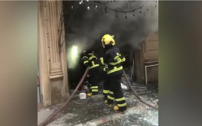 В Баку произошел взрыв и пожар в цветочном магазине-ВИДЕО