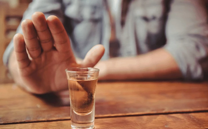 Теолог о тех, кто отказывается от алкоголя только в Рамазан: пост действителен, но грех остается