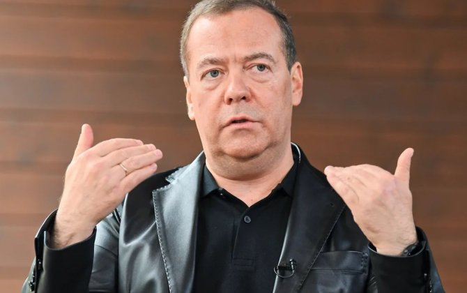 Медведев пригрозил ядерным ударом по Украине