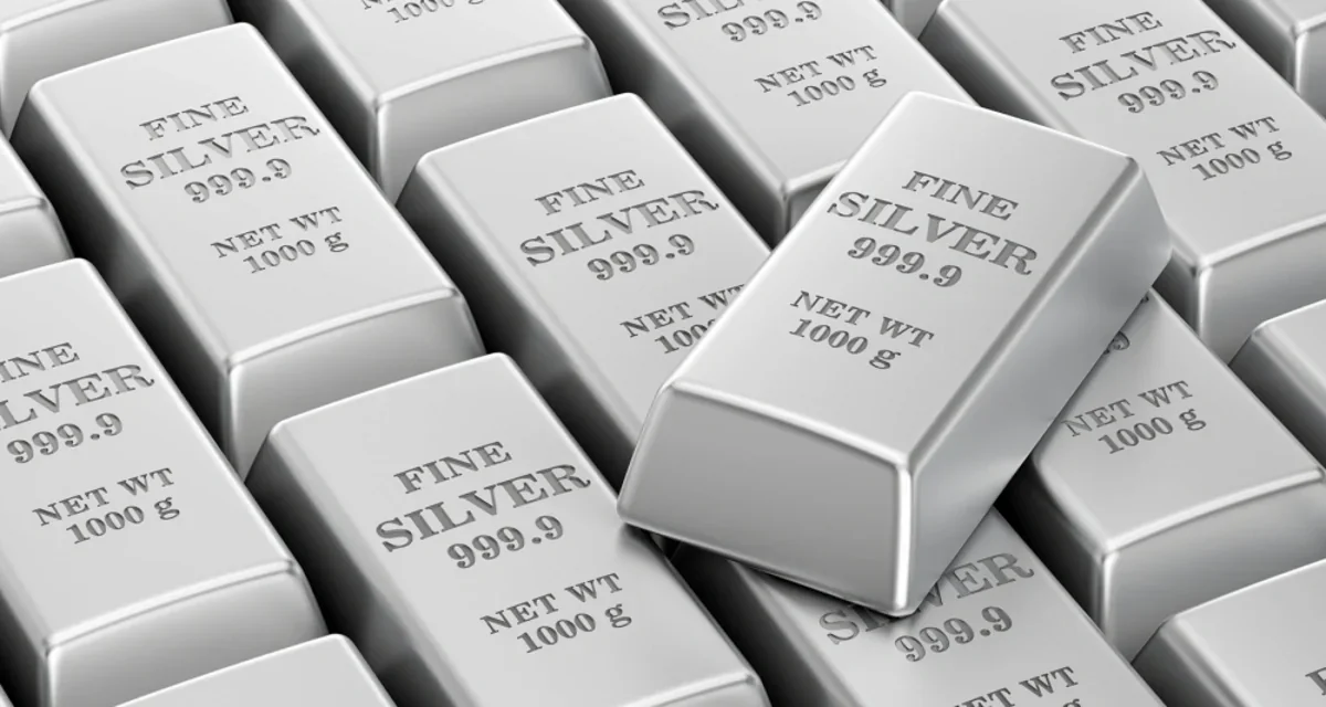 Стоимость серебра превысила 90 долларов