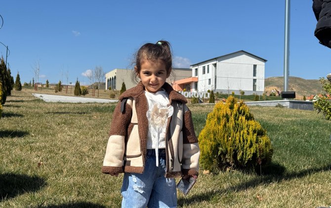 Növbəti köç karvanı Horovlu kəndinə çatdı, açarlar təqdim olundu - FOTO