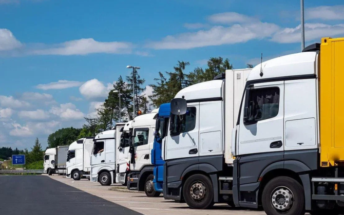 Azərbaycan Slovakiyadan yük avtomobillərinin idxalını bərpa edib