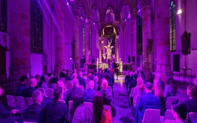 Haaqanın baş kilsəsində Xocalı soyqırımının qurbanları yad edilib