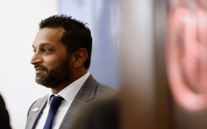 FTB rəhbəri Tramp işi üzrə istintaqda iştirak edən 10-a yaxın əməkdaşı işdən çıxarıb