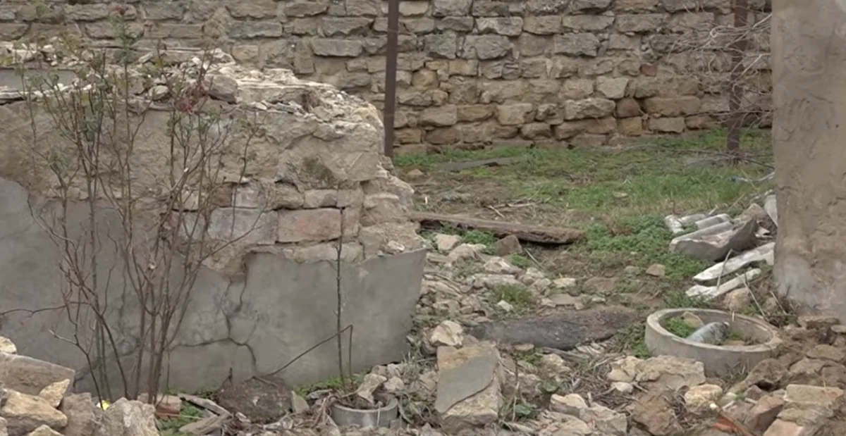 Жители Сабунчинского района жалуются на проведение незаконных строительных работ и вырубку деревьев - ВИДЕО