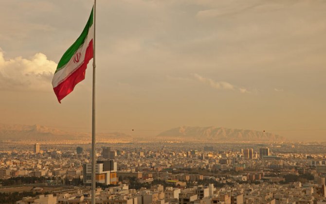 Иран нанес ракетный удар по авианосцу ВМС США