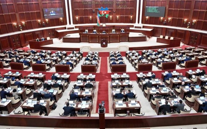 Milli Məclisdə Ombudsmanın illik hesabatı gündəmdədir