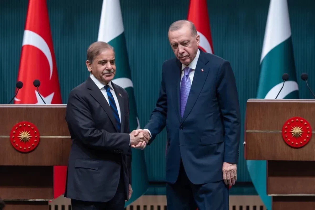 Эрдоган обсудил с Шахбазом Шарифом регион