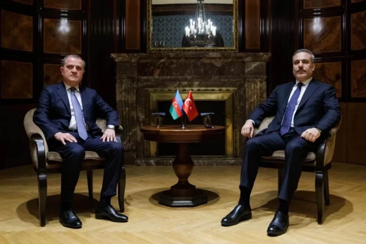 Ceyhun Bayramov Hakan Fidanla İranın Naxçıvana hücumunu müzakirə edib - YENİLƏNİB