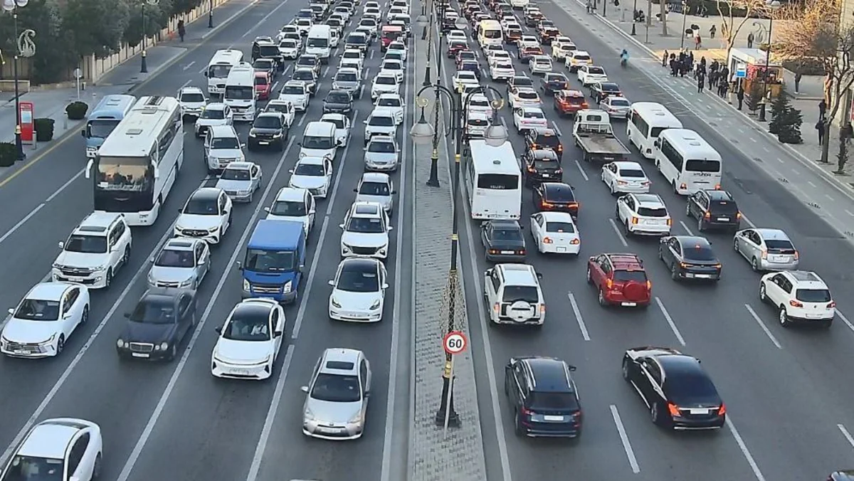 Paytaxtda 21 istiqamətdə sıxlıq müşahidə olunur