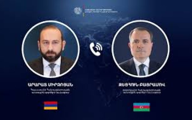 Глава МИД Азербайджана обсудил с армянским коллегой последнюю ситуацию в регионе