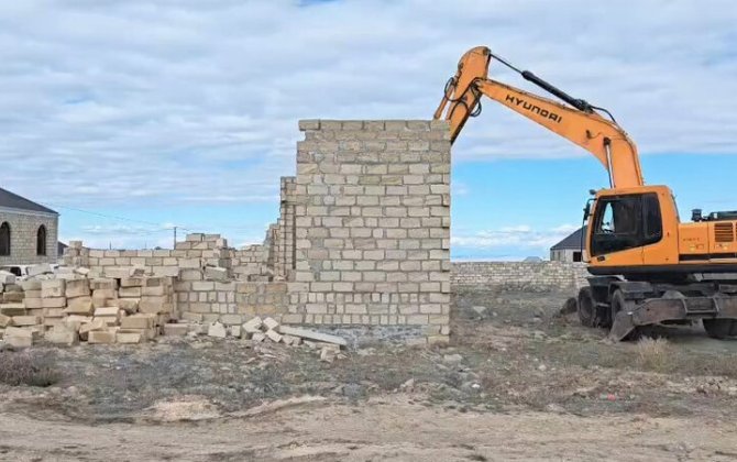 Gəncədə qanunsuz tikililər söküldü - FOTO/VİDEO