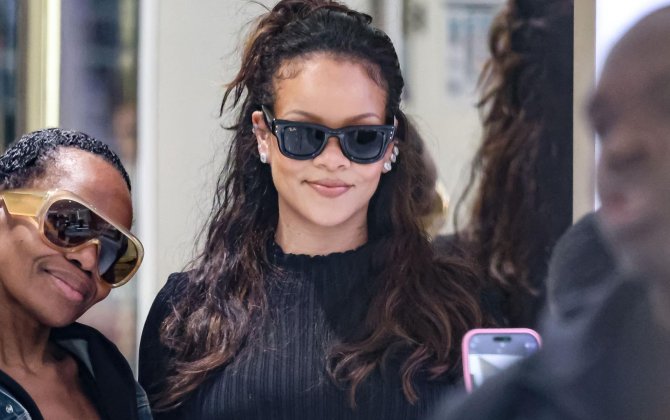 СМИ: В США женщина открыла огонь по дому певицы Рианны