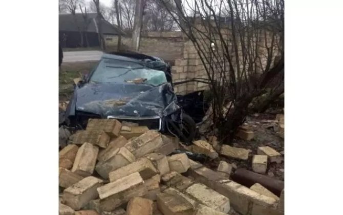Masallıda avtomobil daş hasara çırpıldı, sürücü öldü - FOTO
