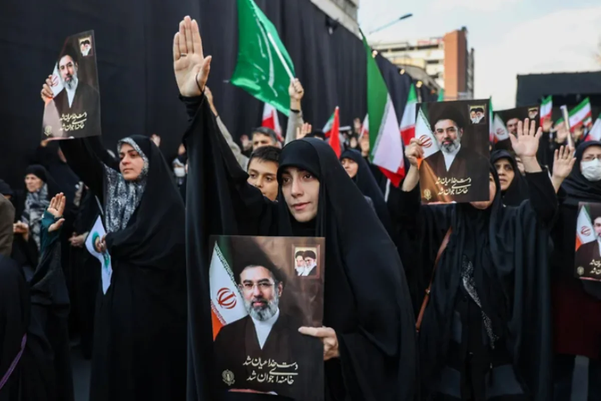 İranda Müctəba Xameneiyə sədaqət andı içdilər