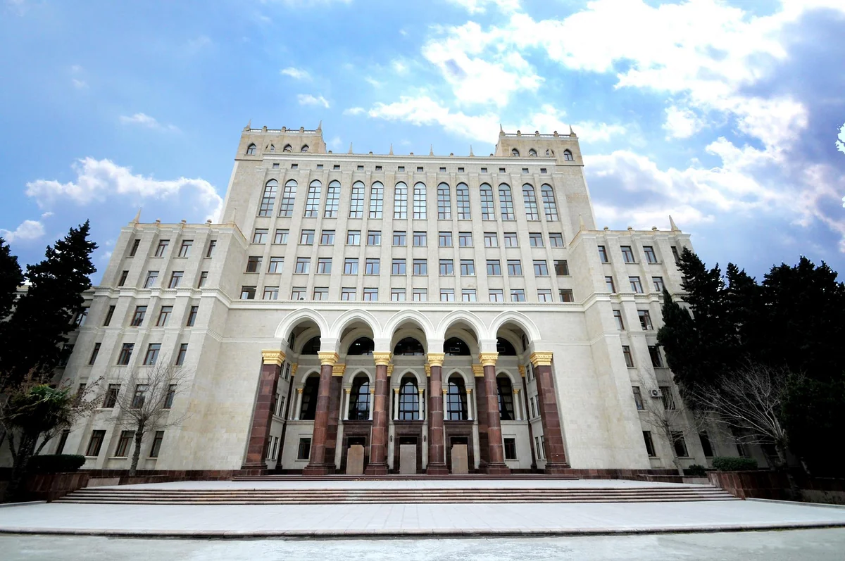 Rus dili doktoranturaya qəbul prosesinə niyə daxil edilmir?