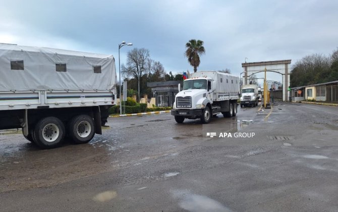 Azərbaycanın İrana humanitar yardımını çatdıran maşın karvanı geri qayıdıb - FOTO