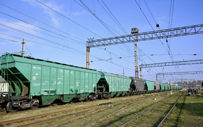 Российское зерно отправили в Армению через Азербайджан