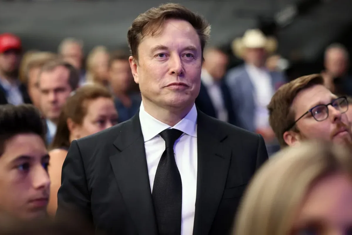 Илон Маск снова возглавил рейтинг богатейших людей Forbes