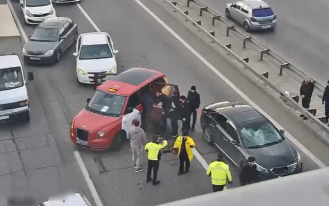 Qəzada xəsarət alan piyada yol polisinin müşayiəti ilə xəstəxanaya çatdırıldı - VİDEO